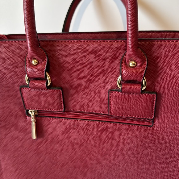 Handbag/Tote in Burgundy and Gold - Picture 3 of 7
